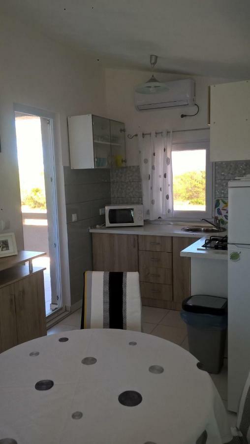 Apartment Kamelia Vir Ngoại thất bức ảnh